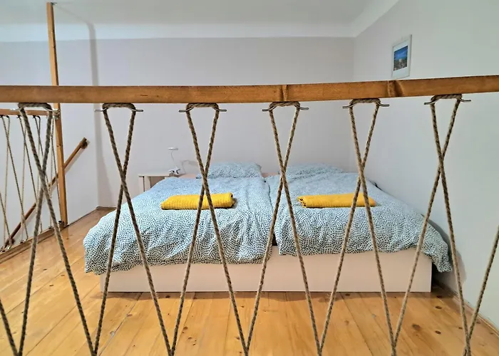 Affordable Heroes' Square Appartement *