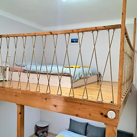 Affordable Heroes' Square Boedapest